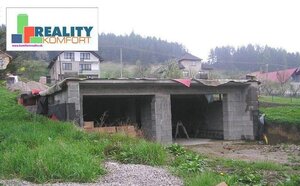 Stav. pozemok s rozostavanou stavbou — foto 1