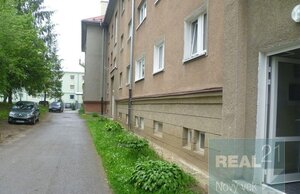 Na predaj 2 izbový byt v tichej lokalite blízko centra mesta — foto 2