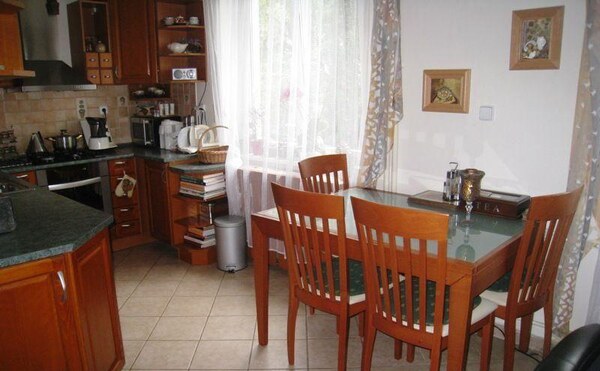 D.R.W. / KRÁSNY BYT. ÚŽASNÁ LOKALITA. 3 NEPRIECHODNÉ IZBY. PARK