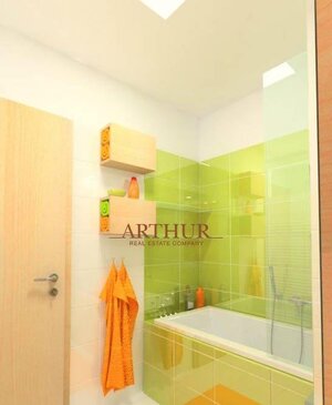 ARTHUR - 2 izb. byt, Riazanská, Nové Mesto, Parkovanie vo dvore — foto 1