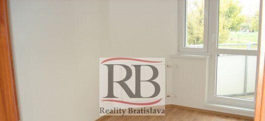 2-izbový byt, Fedinova, Bratislava V — foto 4