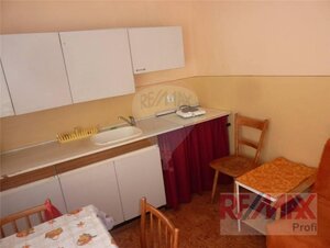 1 izbový tehlový byt v OV, 31 m2, pôvodný stav — foto 1