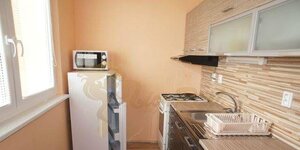 1-izb. Považanova, Dúbravka, 6/12 p. dom zateplený — foto 2