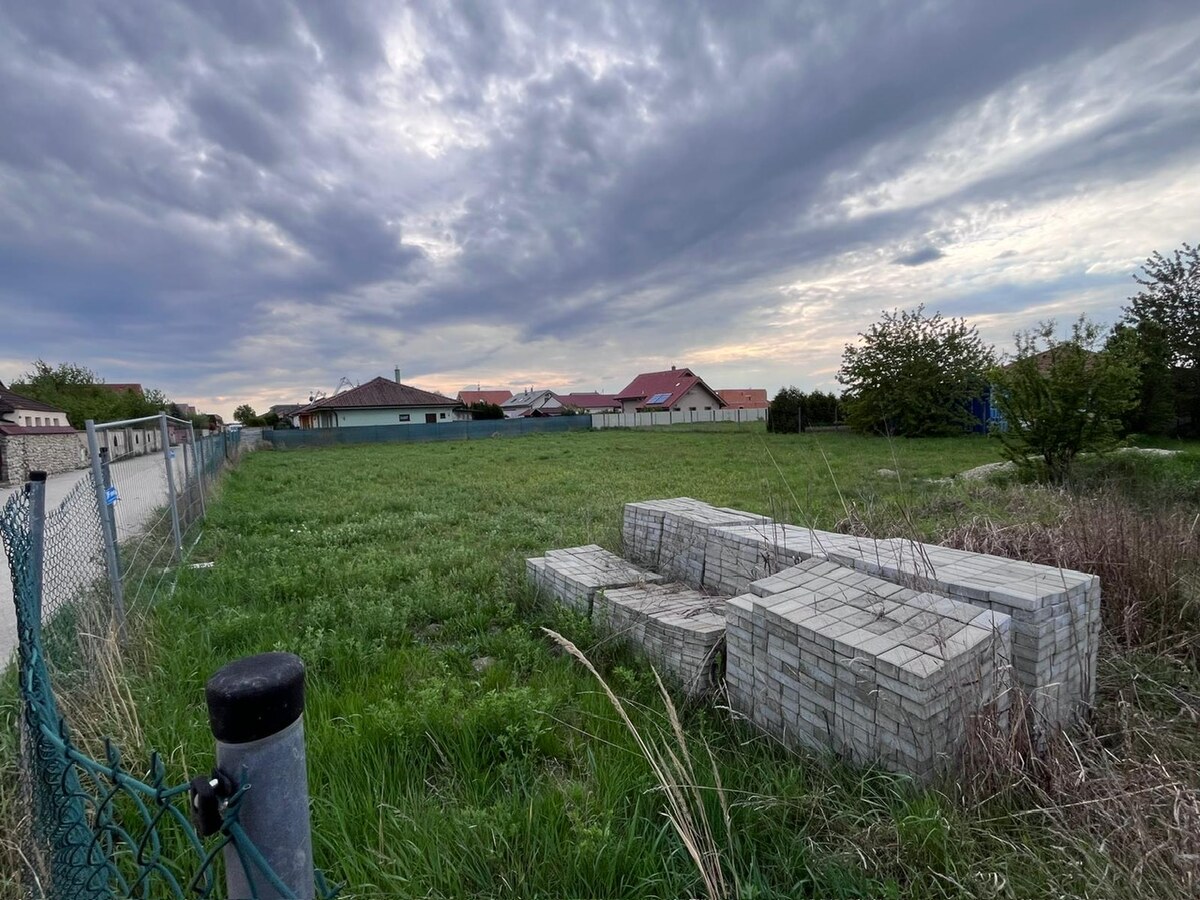 Dva Pozemky, Malé Košariská, Dun.Lužná 653 m2 a 724 m2 pri jazere — foto 3
