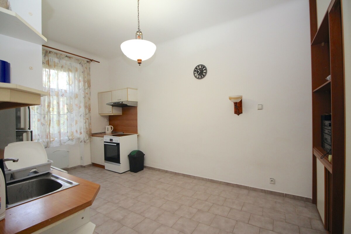 3-izb.čiast.zariadený byt oproti Centrálu,102 m2 s parkovaním vo dvore — foto 11
