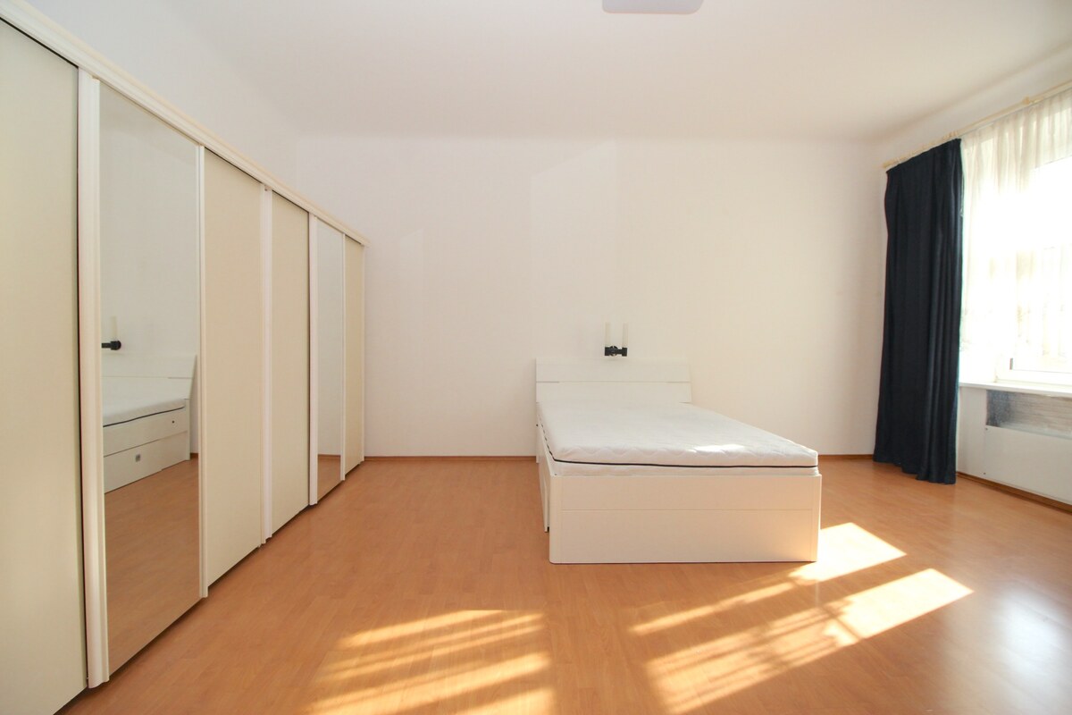 3-izb.čiast.zariadený byt oproti Centrálu,102 m2 s parkovaním vo dvore — foto 6