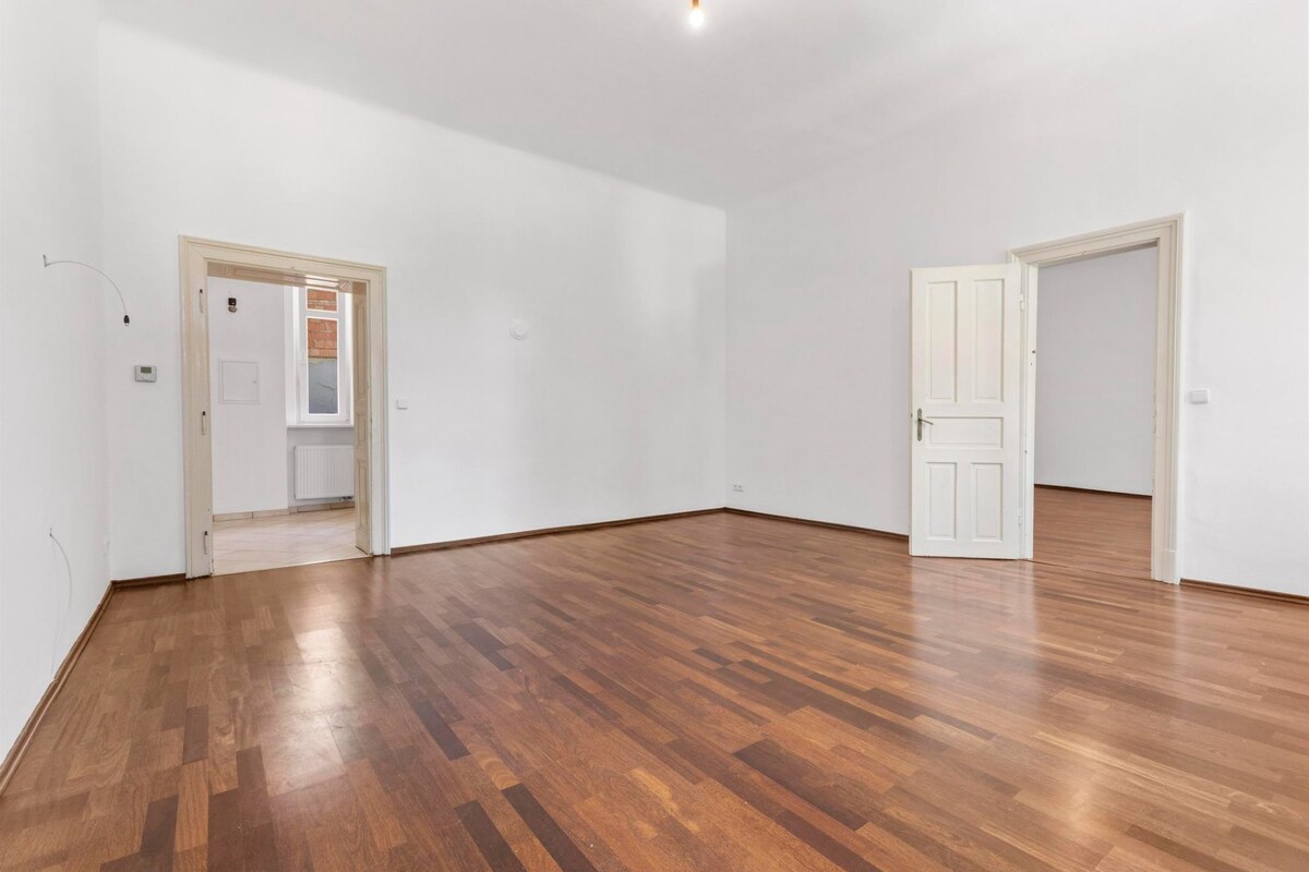 Priestranný 3 izbový byt pri Prezidentskom paláci - Rezervované — foto 6