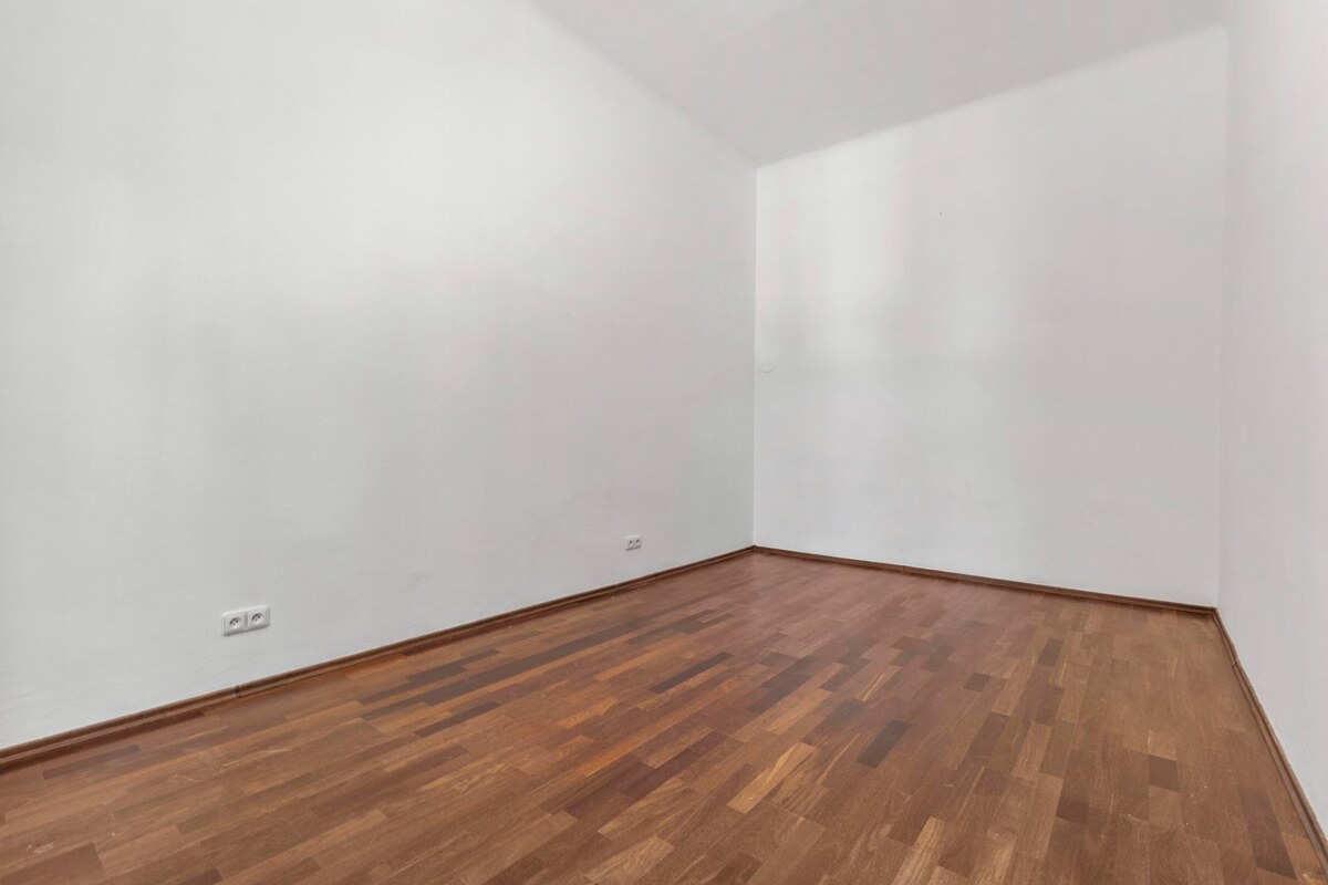Priestranný 3 izbový byt pri Prezidentskom paláci - Rezervované — foto 7