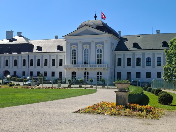 Priestranný 3 izbový byt pri Prezidentskom paláci - Rezervované