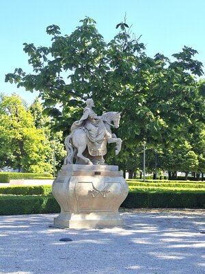 Priestranný 3 izbový byt pri Prezidentskom paláci - Rezervované — foto 3