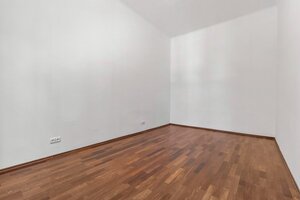 Priestranný 3 izbový byt pri Prezidentskom paláci - Rezervované — foto 7
