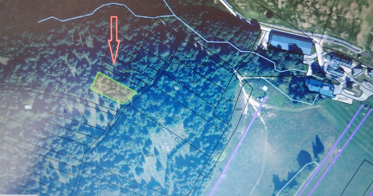 PREDAJ lesného pozemku o výmere 999 m2 pri rekreačnom stredisku Tále.