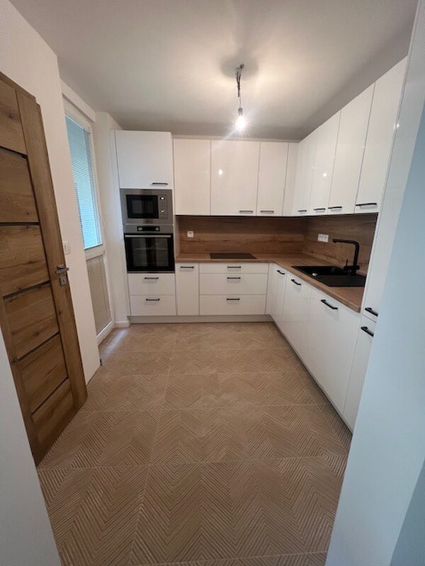 Kompletne prerobený 3i byt na Medenej ul., balkón, loggia
