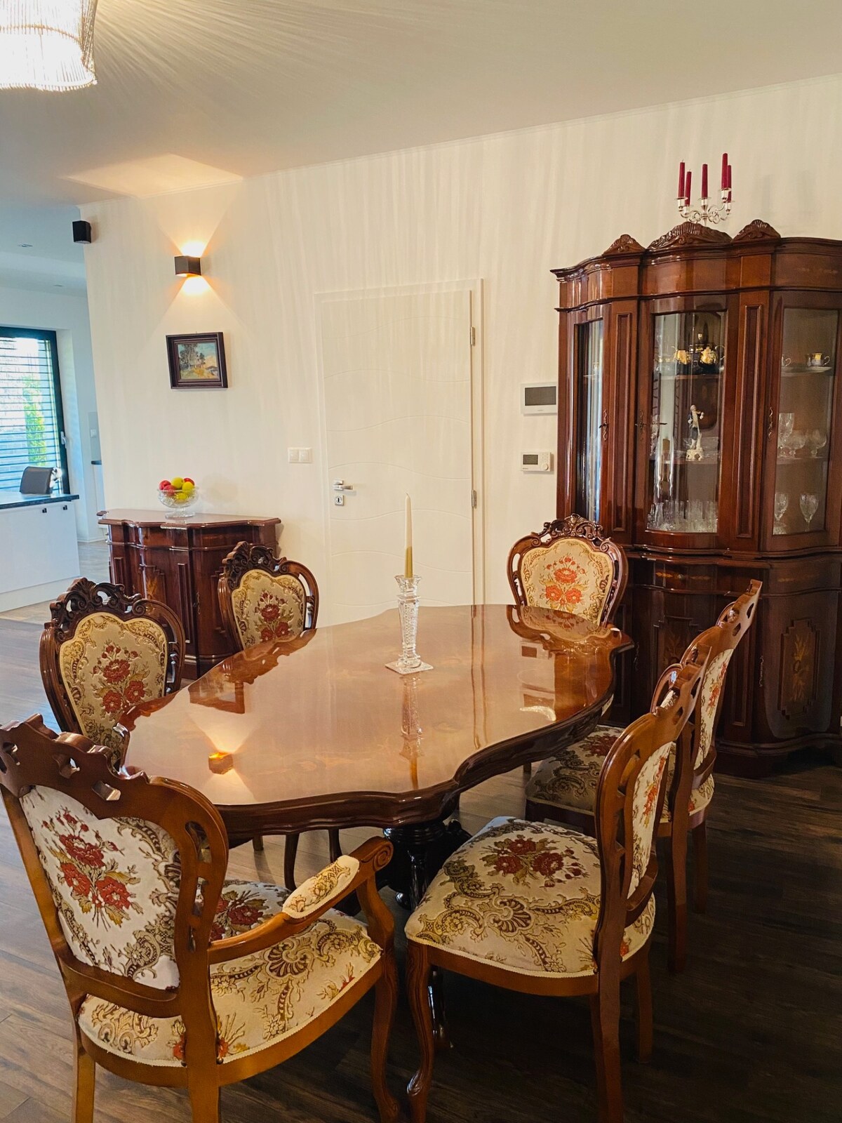 Nadštandardný 4 izbový RD vo Veľkých Dvorníkoch — foto 10