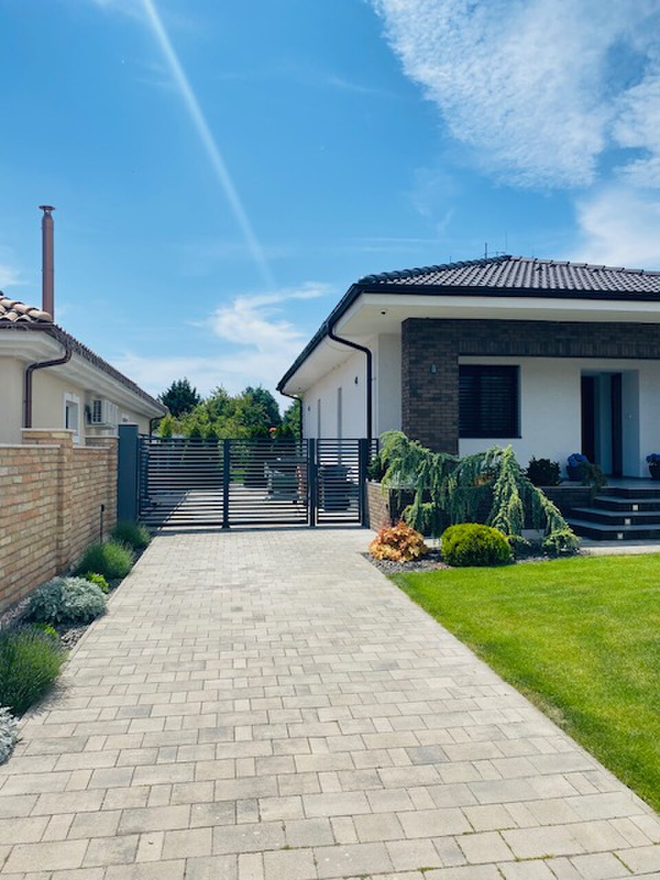 Nadštandardný 4 izbový RD vo Veľkých Dvorníkoch — foto 16