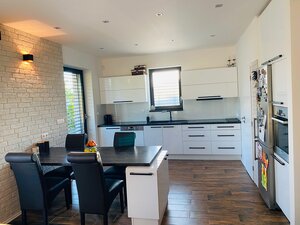 Nadštandardný 4 izbový RD vo Veľkých Dvorníkoch — foto 14