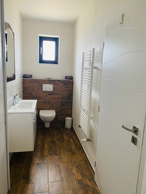 Nadštandardný 4 izbový RD vo Veľkých Dvorníkoch — foto 18