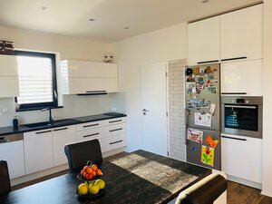 Nadštandardný 4 izbový RD vo Veľkých Dvorníkoch — foto 9
