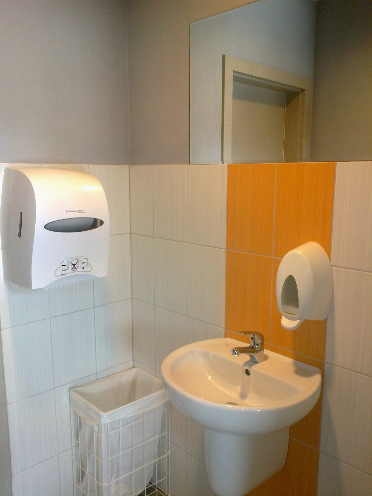 Kancelárie na Žabom Majeri  za 10EUR/m2 aj s parkingom! — foto 11