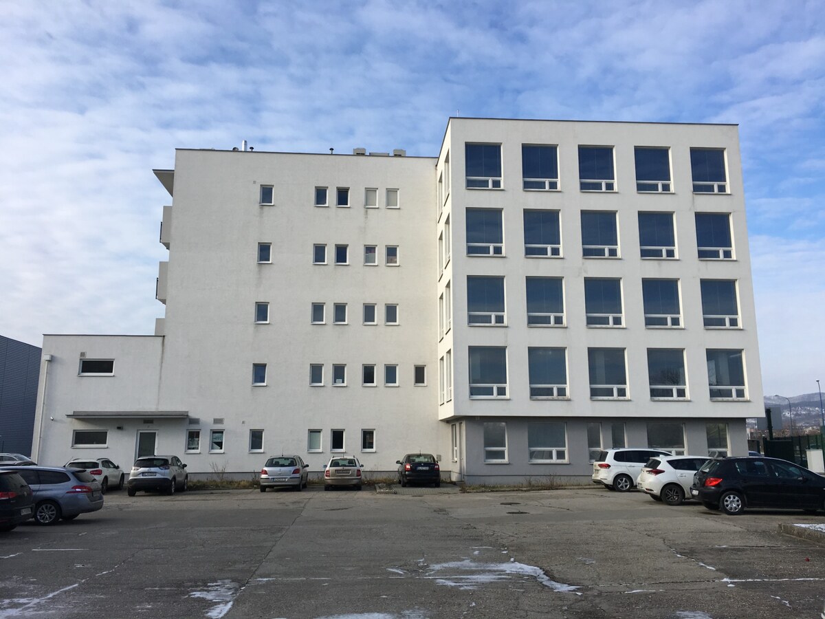 Kancelárie na Žabom Majeri  za 10EUR/m2 aj s parkingom! — foto 3