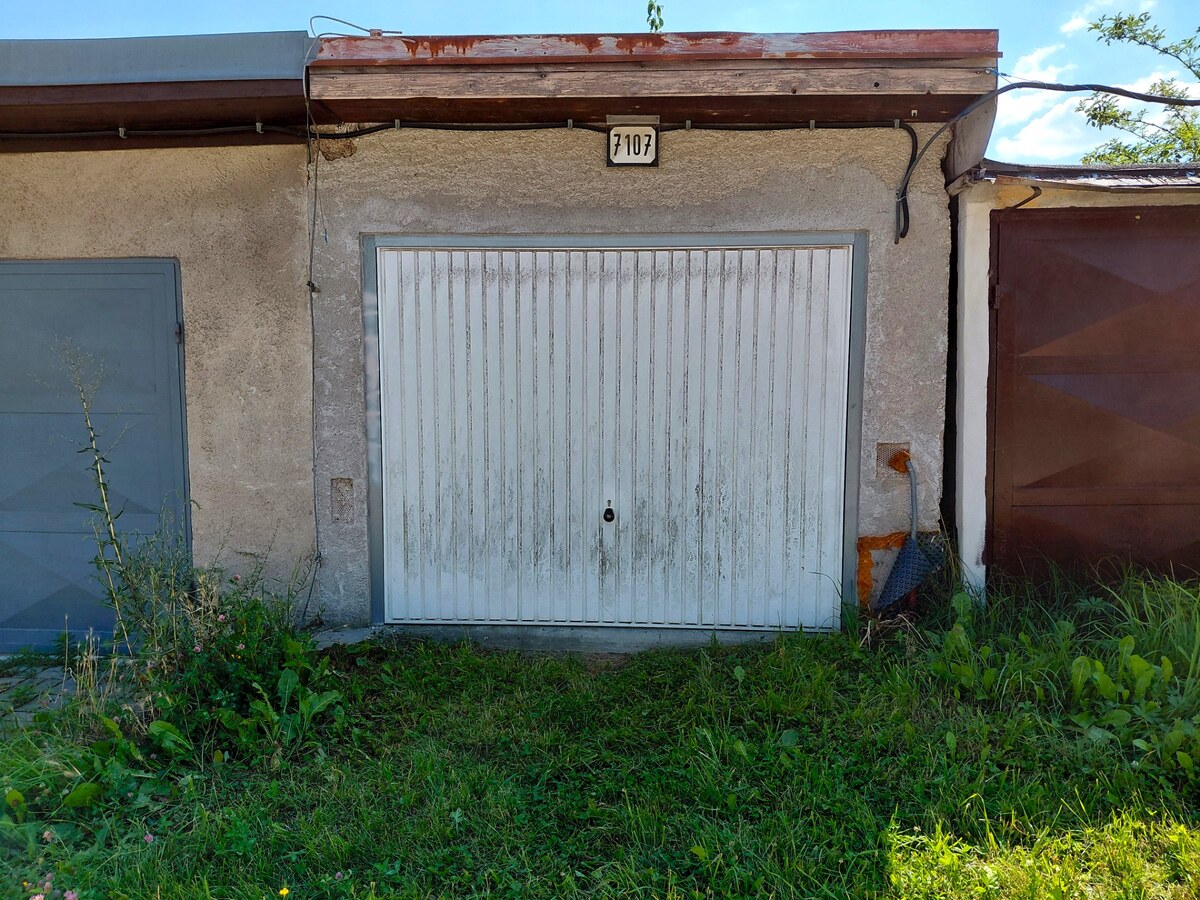 Na predaj garáž s elektrinou – Martin, Podháj