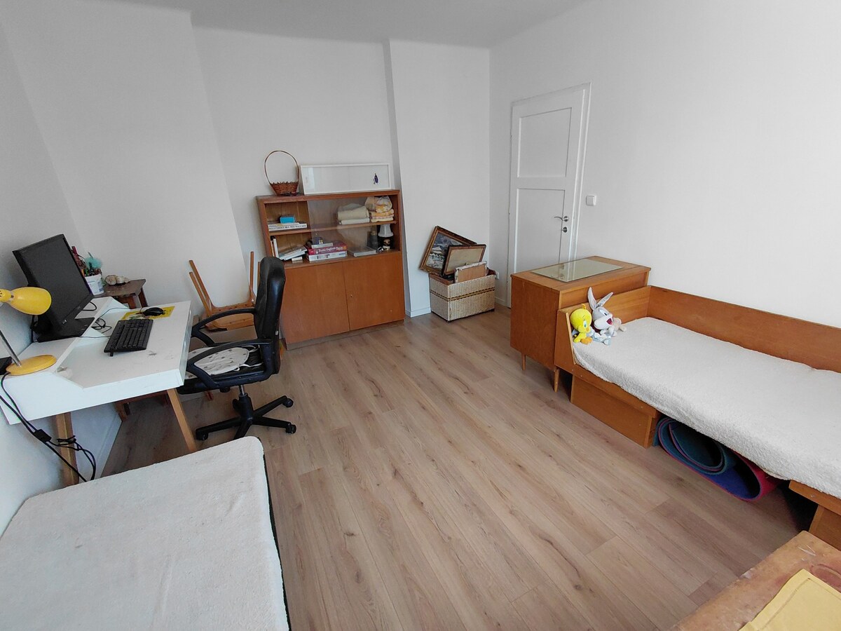 Na prenájom - Zariadený 3 izbový byt na Lipovci so záhradou — foto 6