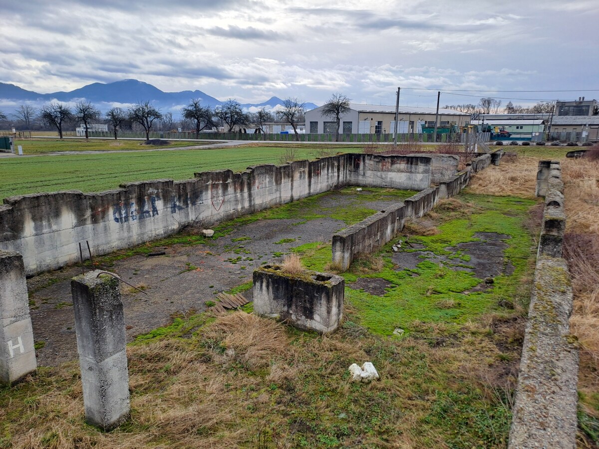 Stavebný pozemok 2 335 m² v obci Valča — foto 3