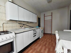 REZERVOVANÉ Veľkometrážny 3 izbový byt v pôvodnom stave REZERVOVANÉ — foto 1