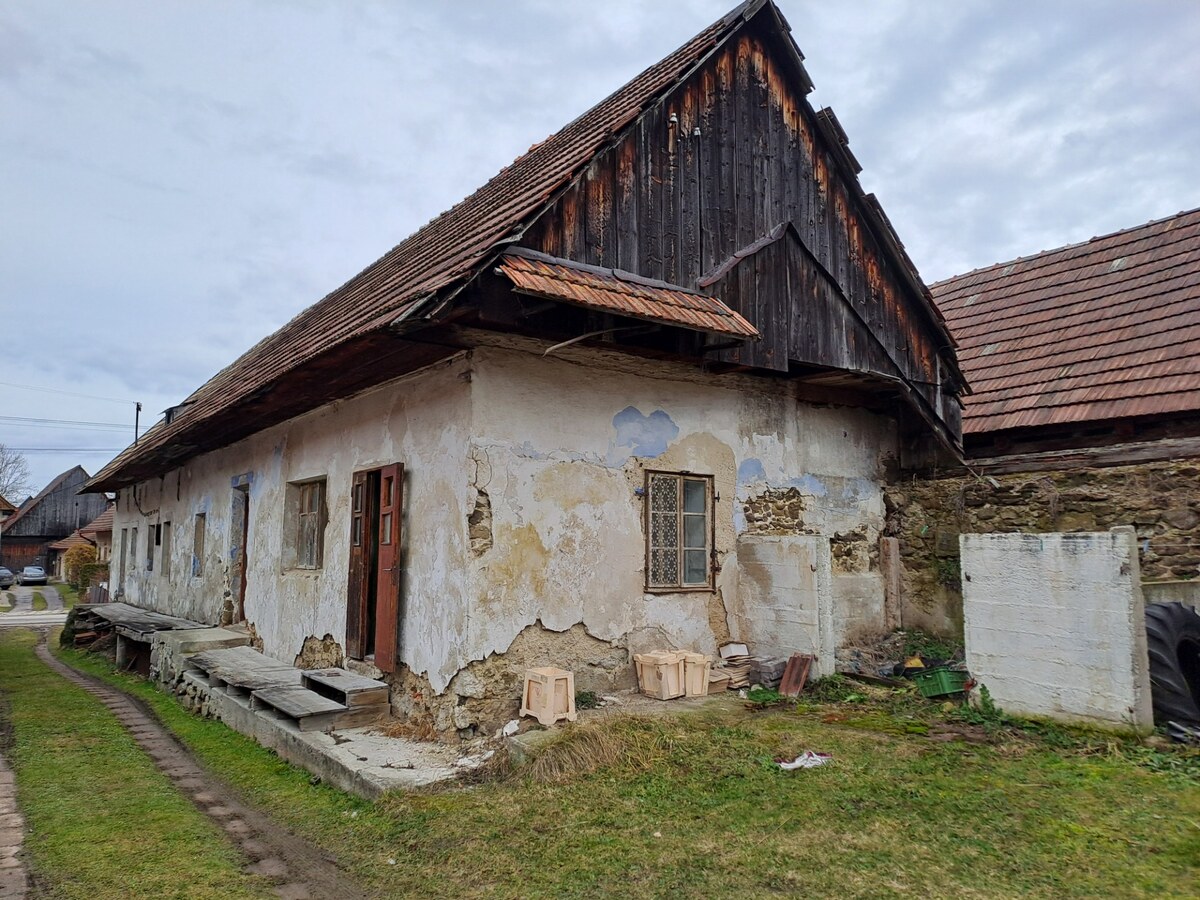 Rodinný dom v obci Háj v pôvodnom stave s veľkým potenciálom — foto 3