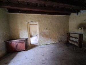 Rodinný dom v obci Háj v pôvodnom stave s veľkým potenciálom — foto 10
