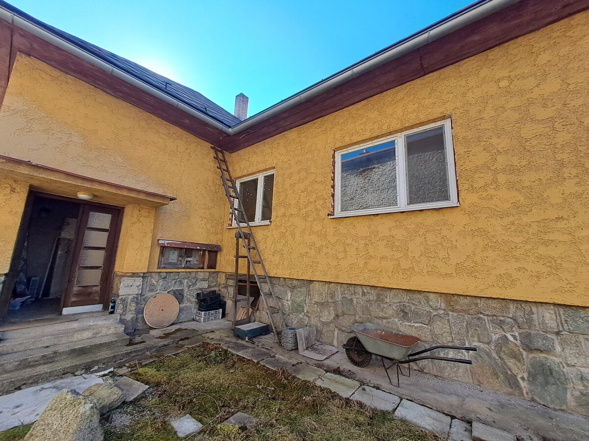 REZERVOVANÉ 3 izbový Rodinný dom vo Vrútkach v pôvodnom stave — foto 4