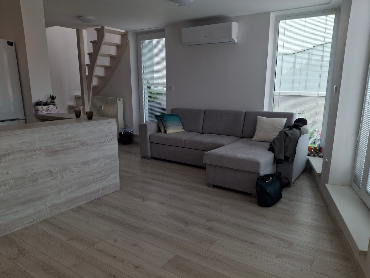priestranný 4izbový byt  Nový Martin-rezervovaný — foto 4