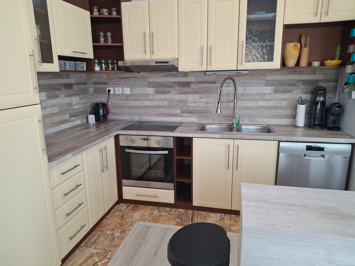 priestranný 4izbový byt  Nový Martin-rezervovaný — foto 5