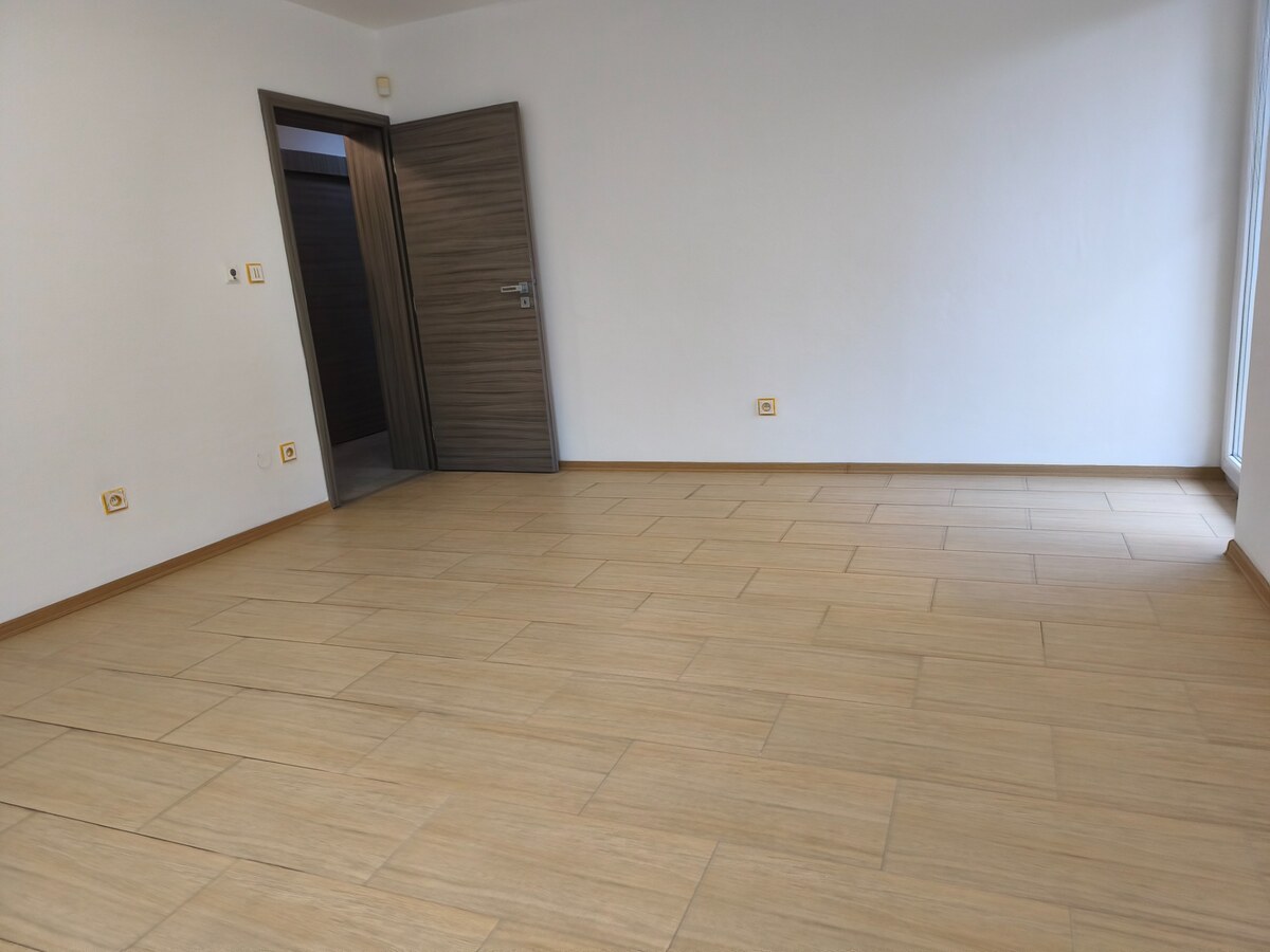 rozľahlý rodinný dom v lokalite Stráne — foto 11