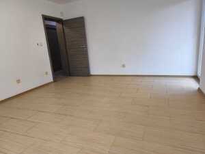 rozľahlý rodinný dom v lokalite Stráne — foto 11