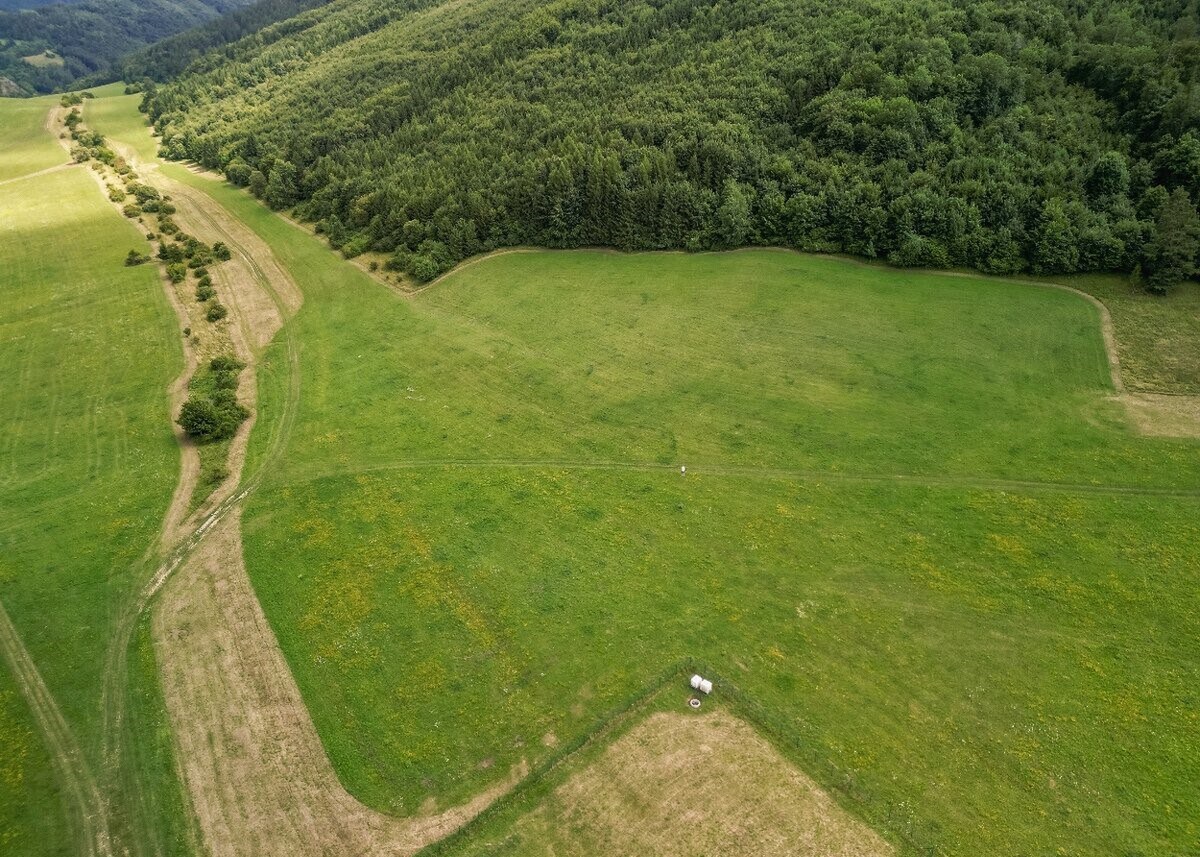 Investičný pozemok v tichej lokalite s výhľadmi 2285 m², T. Štiavnička