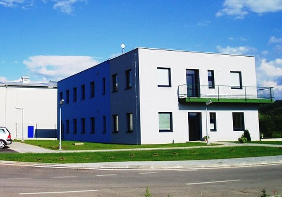 ADMINISTRATÍVNA BUDOVA V PRIEMYSELNEJ ZÓNE