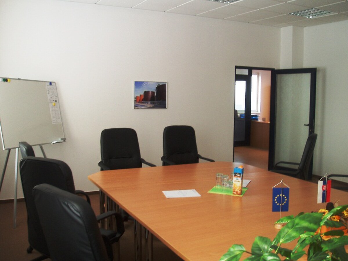 ADMINISTRATÍVNA BUDOVA V PRIEMYSELNEJ ZÓNE — foto 4