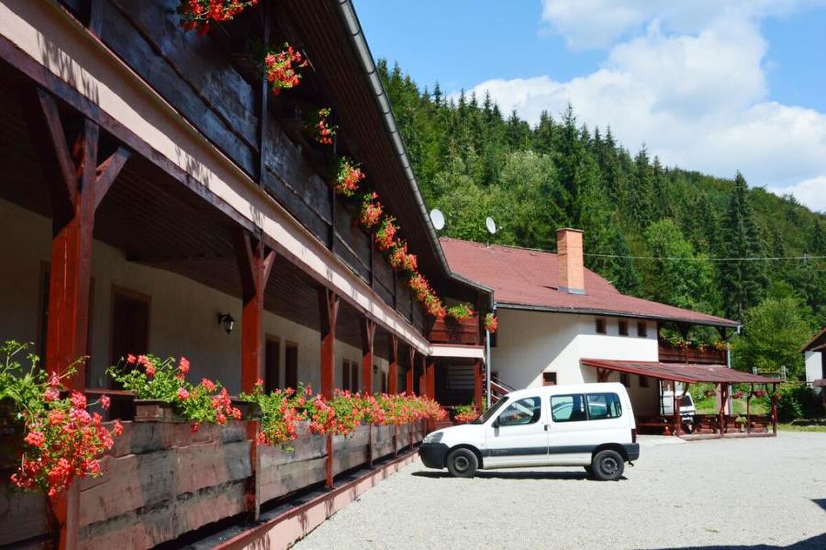 HORSKÝ HOTEL V CENTRE LYŽIARSKÉHO STREDISKA — foto 2