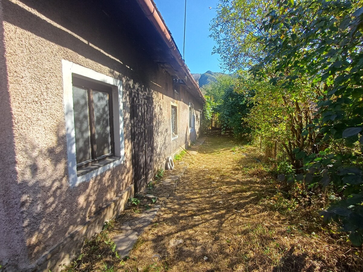 Rodinný dom s rozľahlým pozemkom-Brzotín. — foto 3