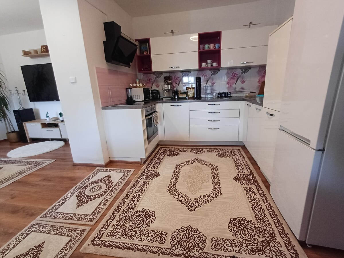 ZNÍŽENÁ CENA!! Exkluzívne iba u Nás...Pekný rodinný dom Nadabula. — foto 9