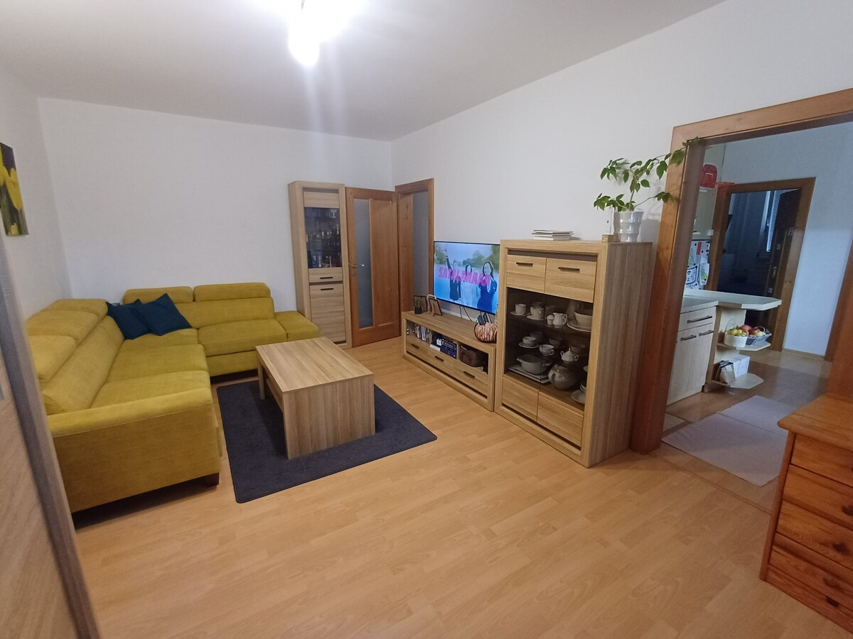 Pekný 4 izbový byt s balkónom 1 poschodie. — foto 5