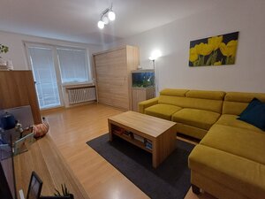 Pekný 4 izbový byt s balkónom 1 poschodie. — foto 4