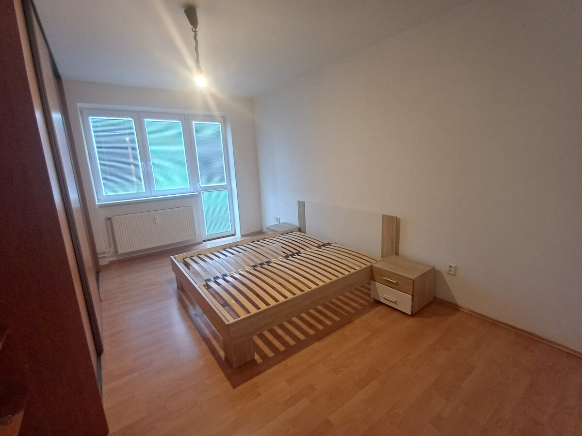 Znížená cena – Pekný a svetlý 2-izbový byt s balkónom (Vargo — foto 6