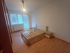 Znížená cena – Pekný a svetlý 2-izbový byt s balkónom (Vargo — foto 6