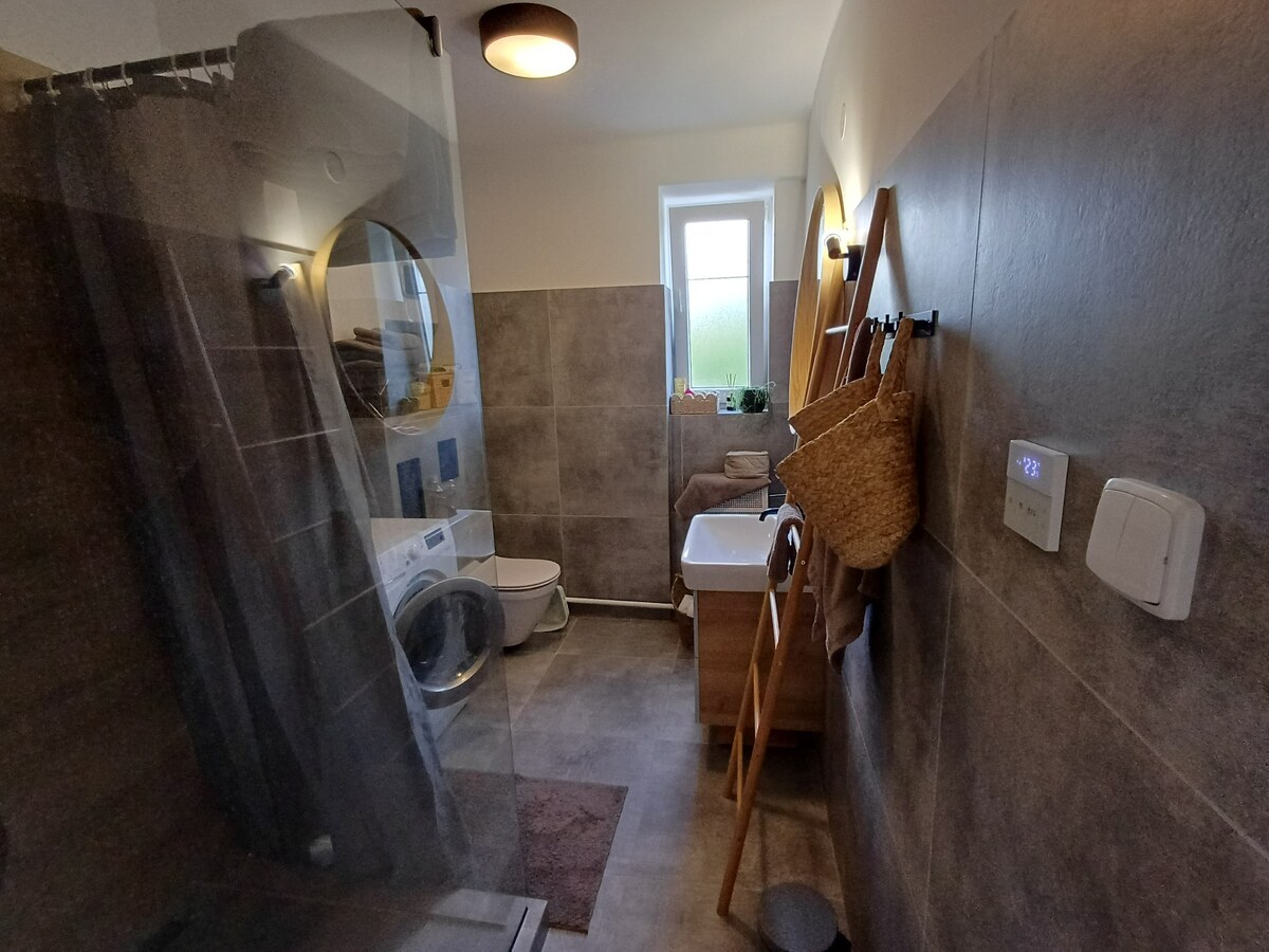 Krásny 2 izbový byt s balkónom- Vargové pole. — foto 10