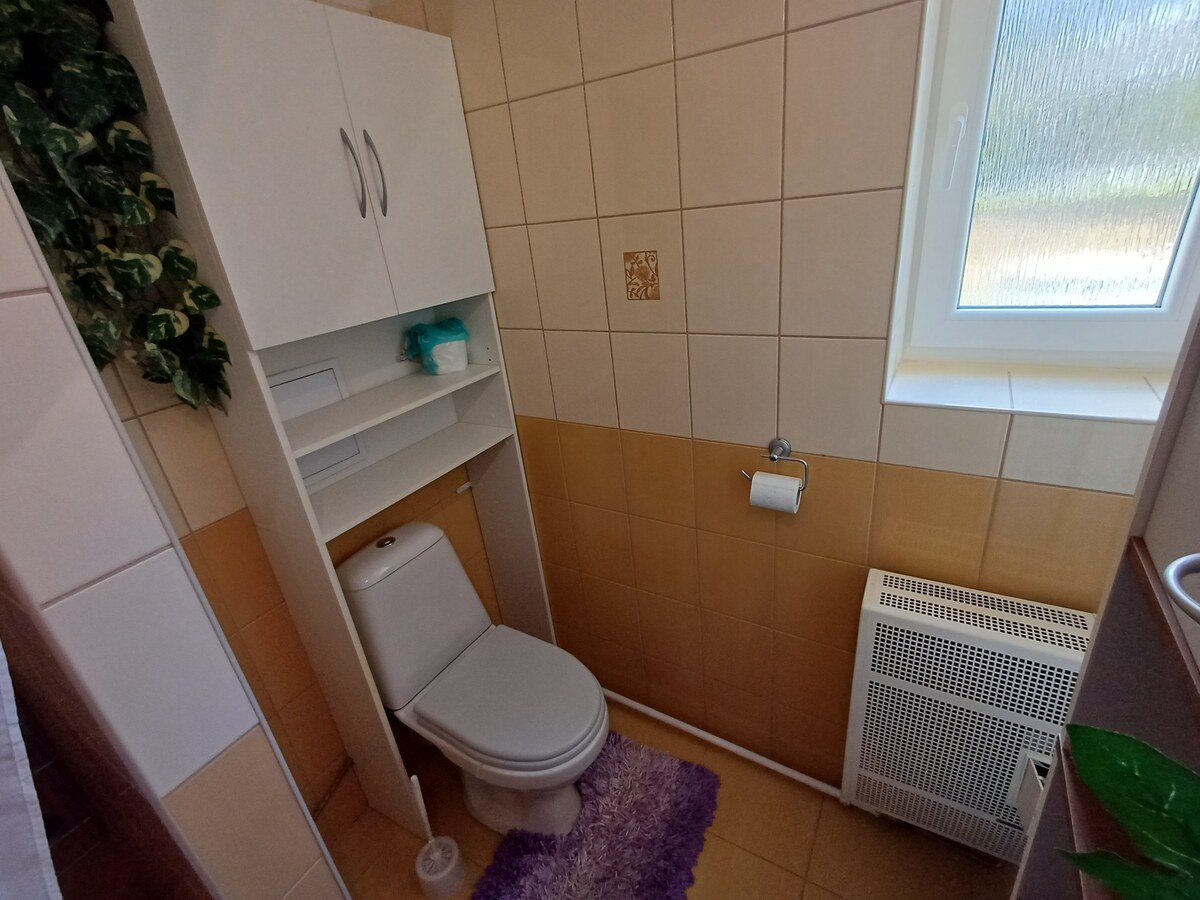 Znížená cena....2 izbový tehlový byt na sídlisku Vargove pole. — foto 5