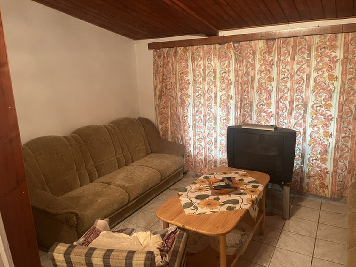 PREDAJ/ Krásna chalupa s vinicou/Jablonov nad Turňou — foto 9