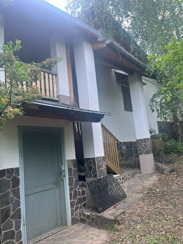 PREDAJ/ Krásna chalupa s vinicou/Jablonov nad Turňou