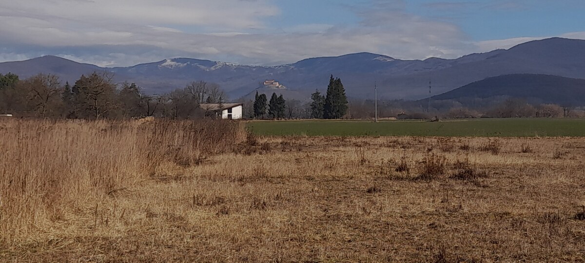 Stavebný pozemok v obci Krásnohorská Dlhá Lúka. — foto 4